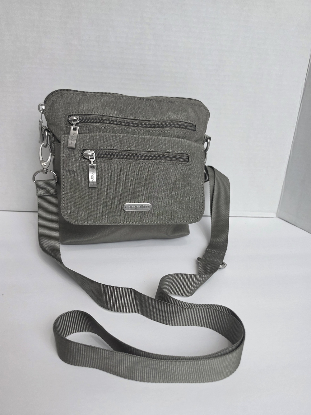 Baggallini Gray Crossbody Bag with Front Zip Pockets